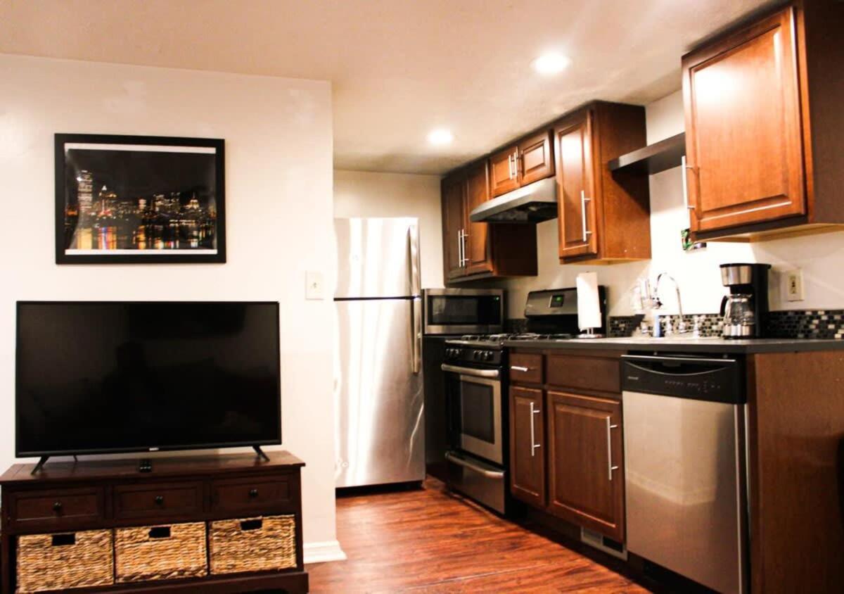 1 Bed Apt - Amazing Location 1 Block To Carson St Pittsburgh Esterno foto
